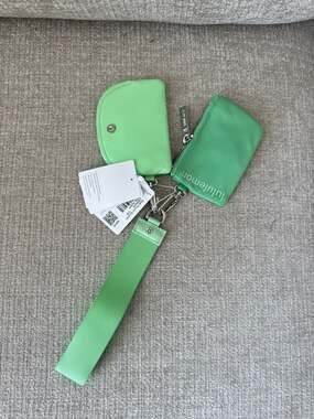 Lululemon Dual Pouch Wristlet Citra Lime / Sonic Mint